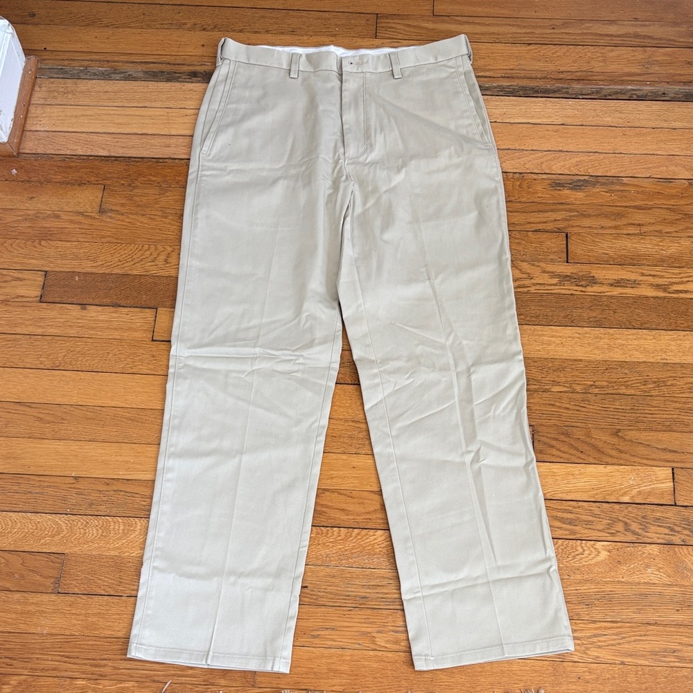 Haggar Men's Chino Pants in Light Khaki
